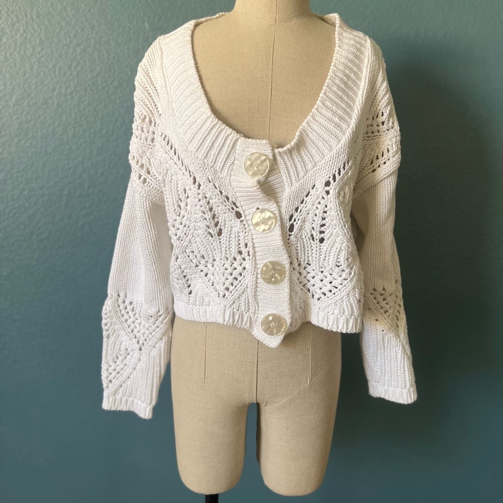 Women’s 525 America 100% Cotton White Chunky crochet Crop Cardigan large buttons